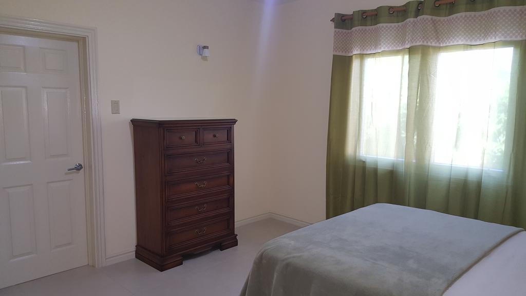 Apt 12, Executive Suites Ja - Palms Enfield Exterior foto
